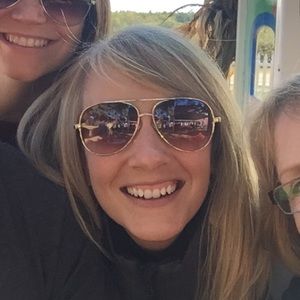 Meet your Posher, Lindsey